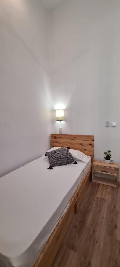 Hostal Andrea Sol Madrid Kültér fotó